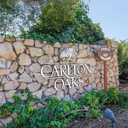 סאנטי Carlton Oaks Lodge, Ascend Hotel Collection מראה חיצוני תמונה