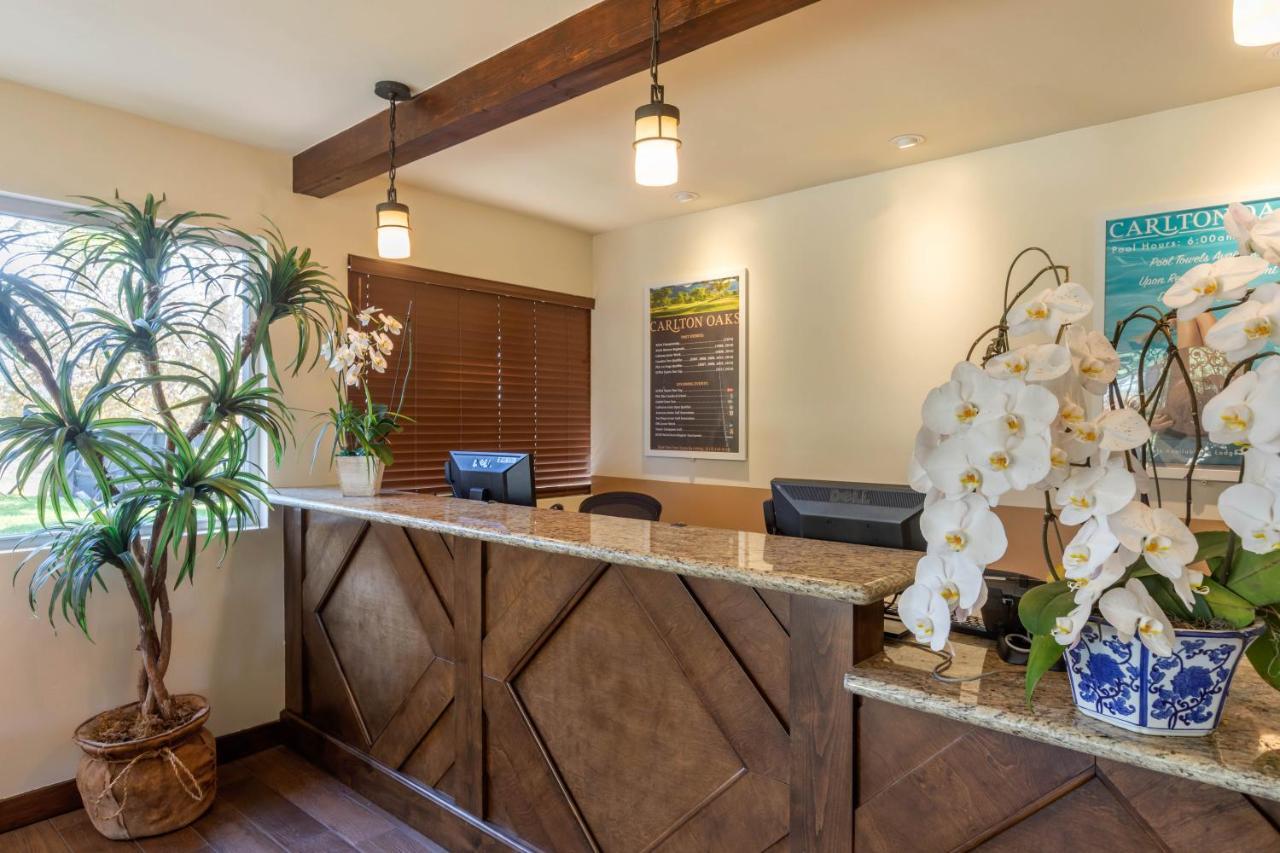 סאנטי Carlton Oaks Lodge, Ascend Hotel Collection מראה חיצוני תמונה