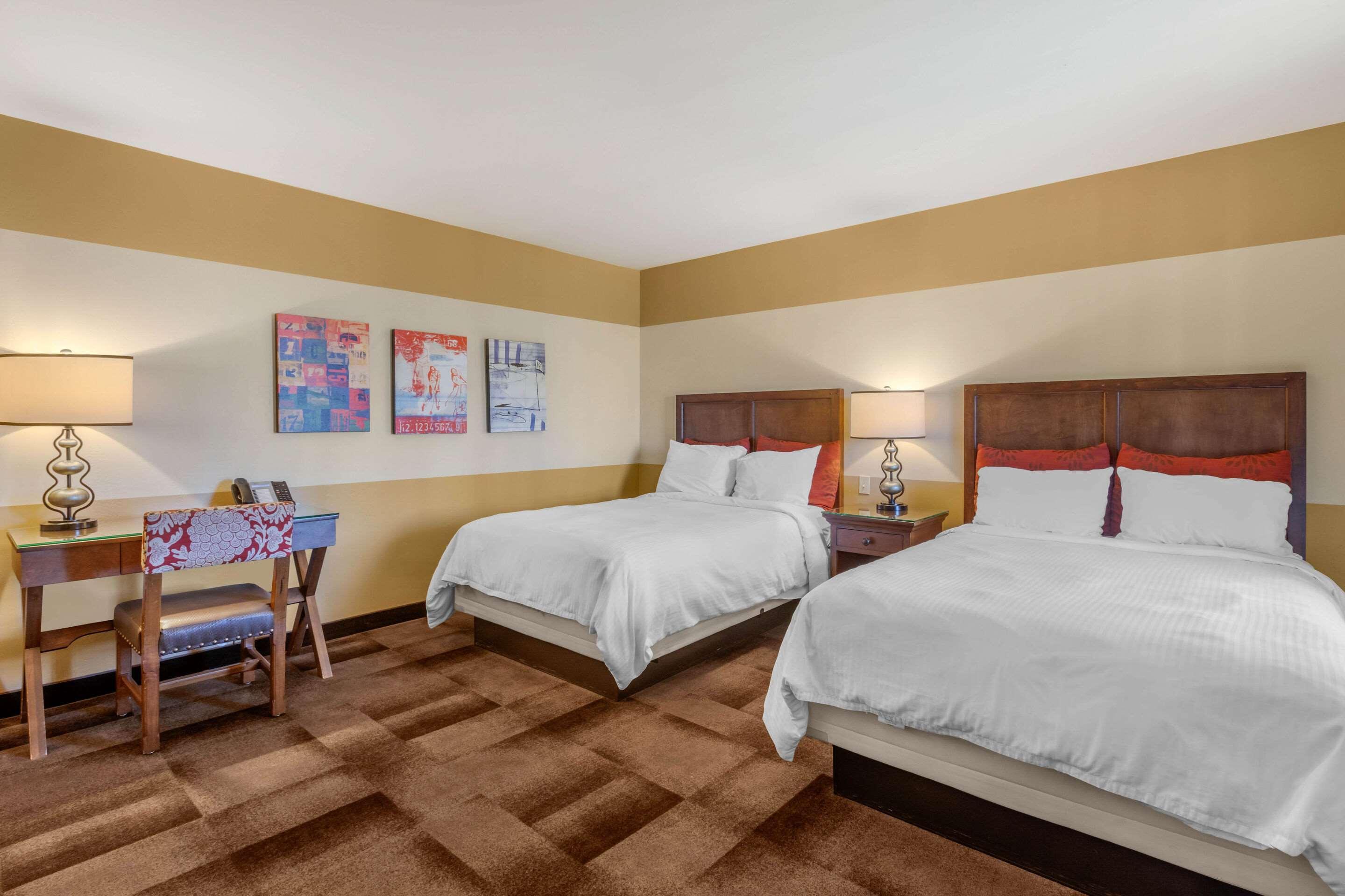סאנטי Carlton Oaks Lodge, Ascend Hotel Collection מראה חיצוני תמונה