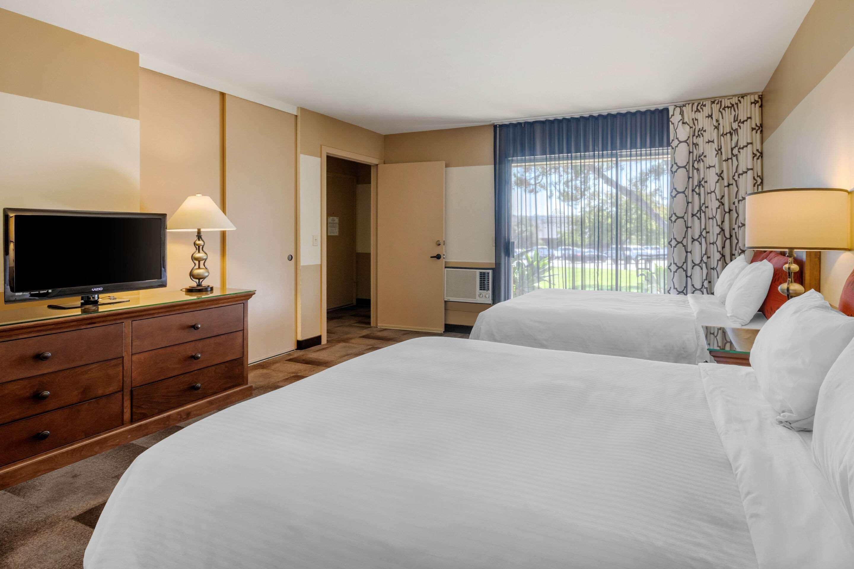 סאנטי Carlton Oaks Lodge, Ascend Hotel Collection מראה חיצוני תמונה