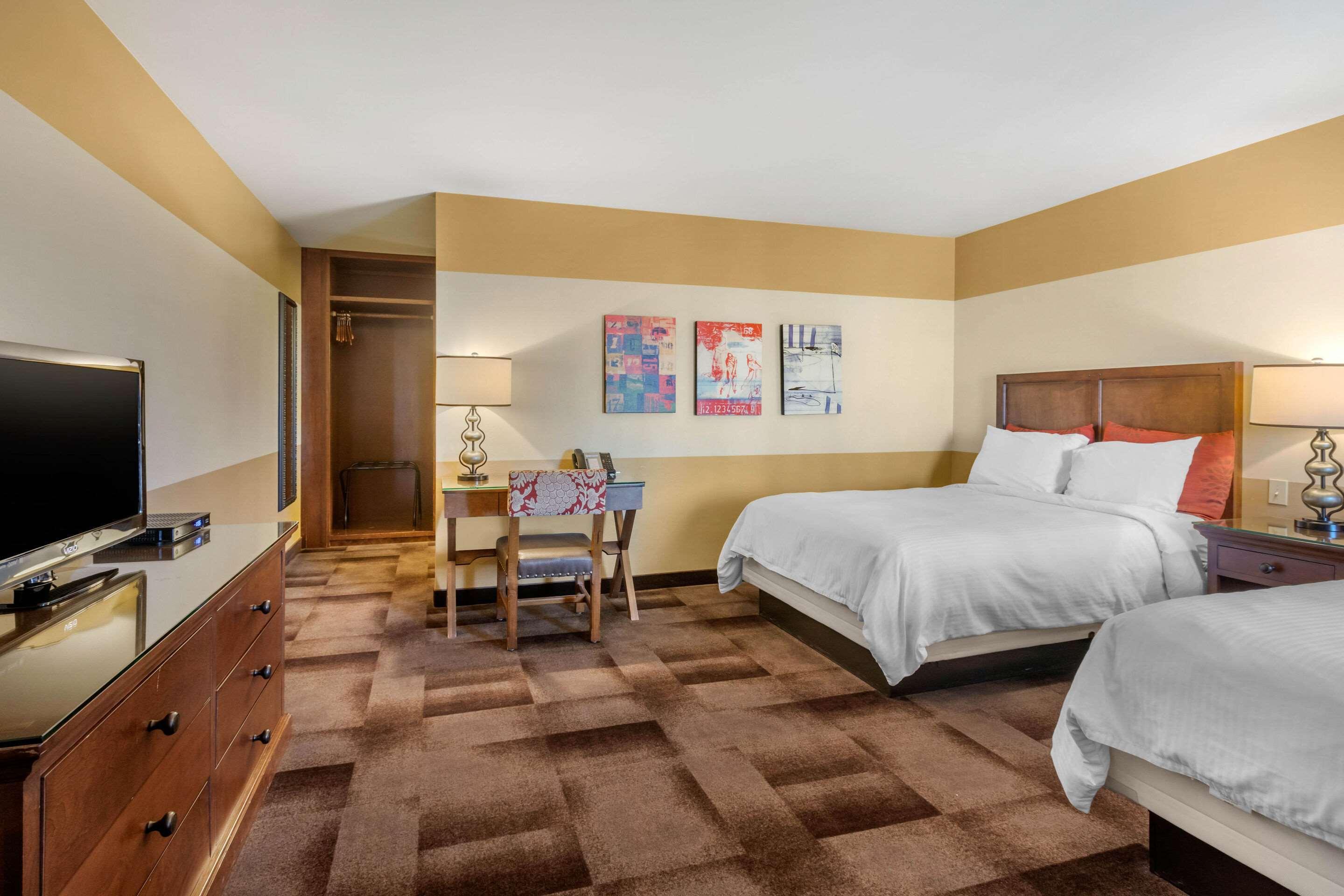 סאנטי Carlton Oaks Lodge, Ascend Hotel Collection מראה חיצוני תמונה